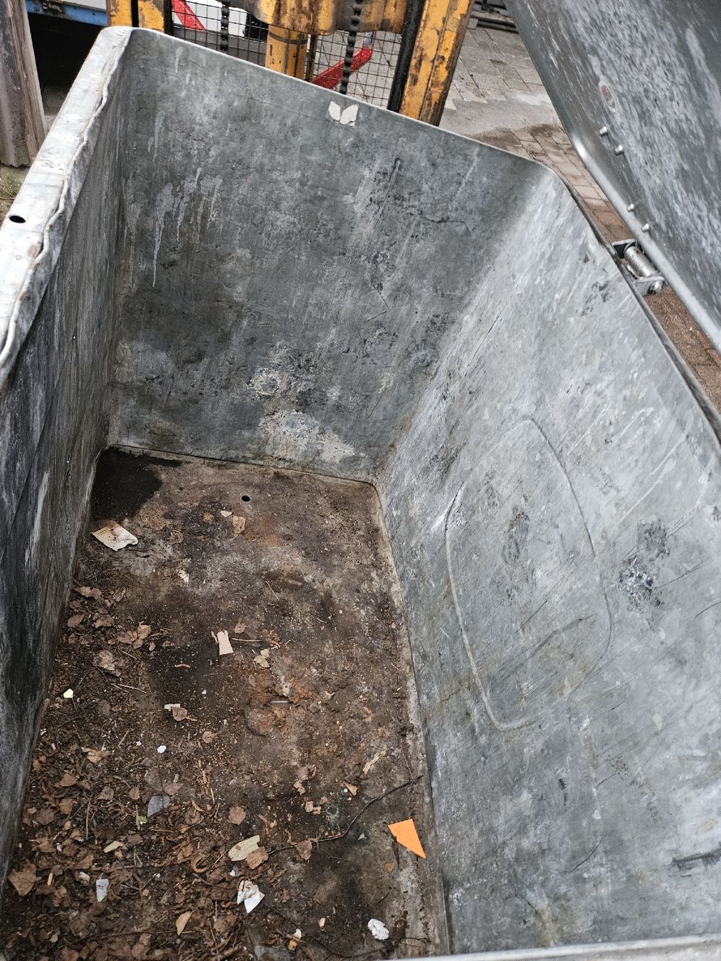 Korpus: Abfall Container – Gebraucht aus Oberriet SG von Deutz5120 2