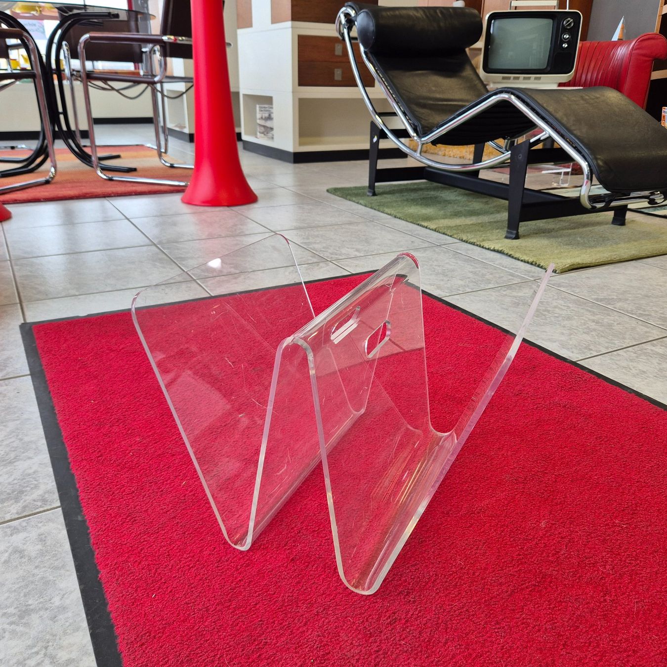 Sonstiges für Haushalt & Wohnen: Acryl Magazin Rack, Zeitungsständer Plexiglas – Gebraucht aus Nottwil von Wondewa-Shop 7