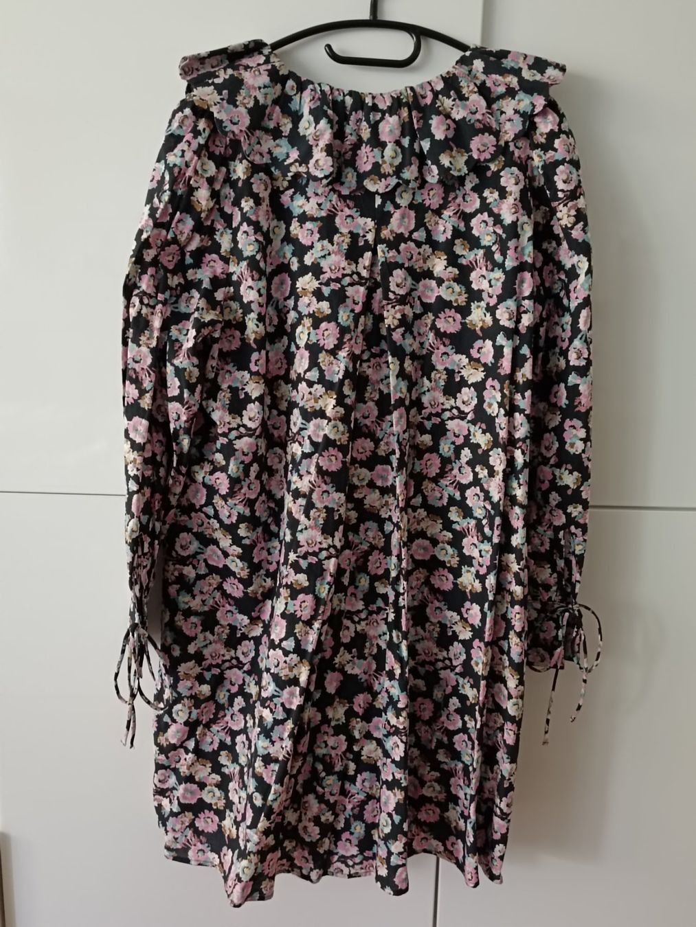 H&M Vestiti: Blumenkleid H&M Langarm Grösse 46/48 NEU, nie getragen – Nuovo (secondo la descrizione) da Schliern b. Köniz venduto da Lanka02 2