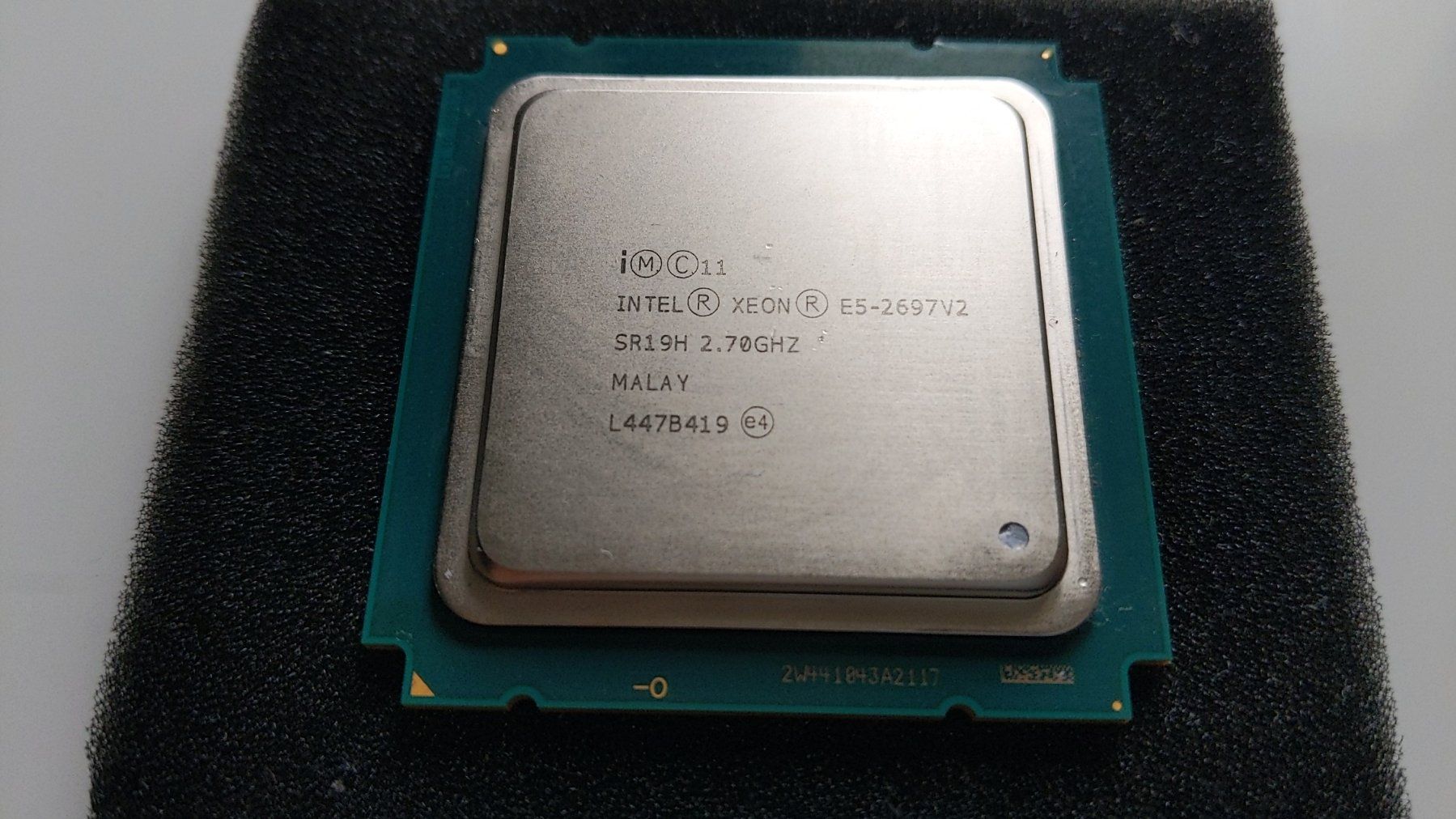 Processeur SR19H Intel Xeon E5-2697 V2 12 Cœurs 2.70GHz 30M