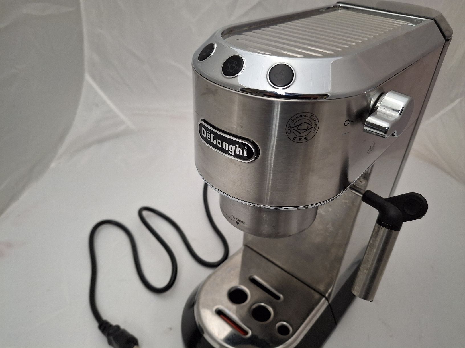 De'Longhi Kaffeemaschinen & Espressomaschinen: DeLonghi EC680.M Espressomaschine Edelstahl – Gebraucht aus Fislisbach von HurtiBrocki 3