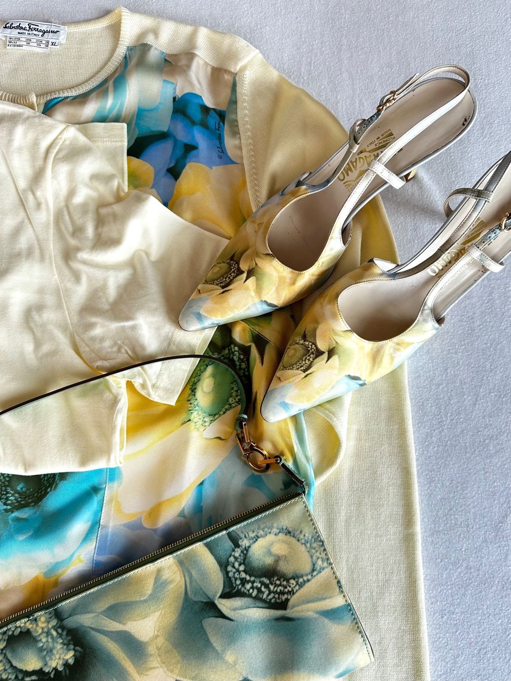 Kleiderpakete: Salvatore Ferragamo Floral Set – Gebraucht aus Baden von GregK02 3