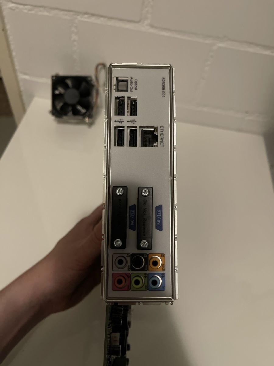 Hewlett Packard Schede madri: Mainboard HP IPI5B-CH2 mit CPU-Kühler – Usato da Unterkulm venduto da AnoliOccasion 4