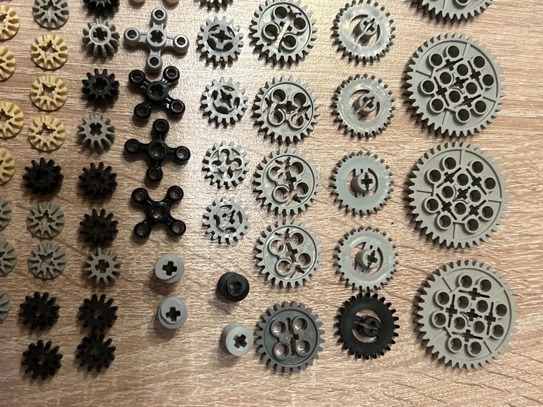 Lego Spielzeuge: 124 verschiedene Lego Technik Zahnräder – Gebraucht aus Volketswil von Daniel68ernst 2
