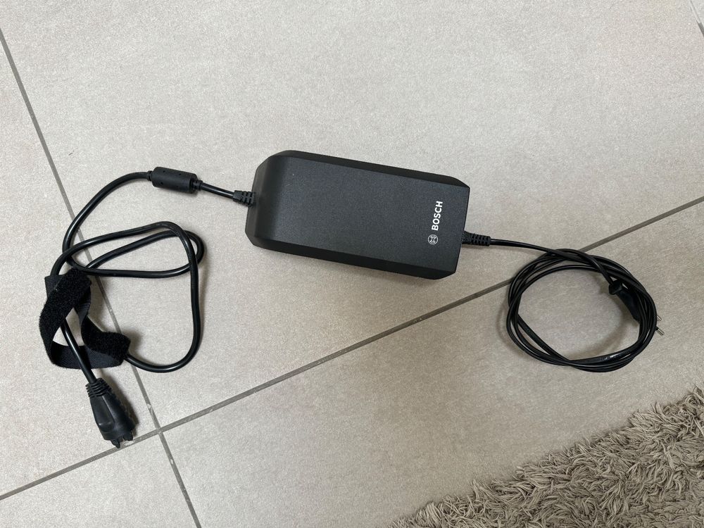 Bosch eBike Battery Charger 364/230 Kaufen auf Ricardo