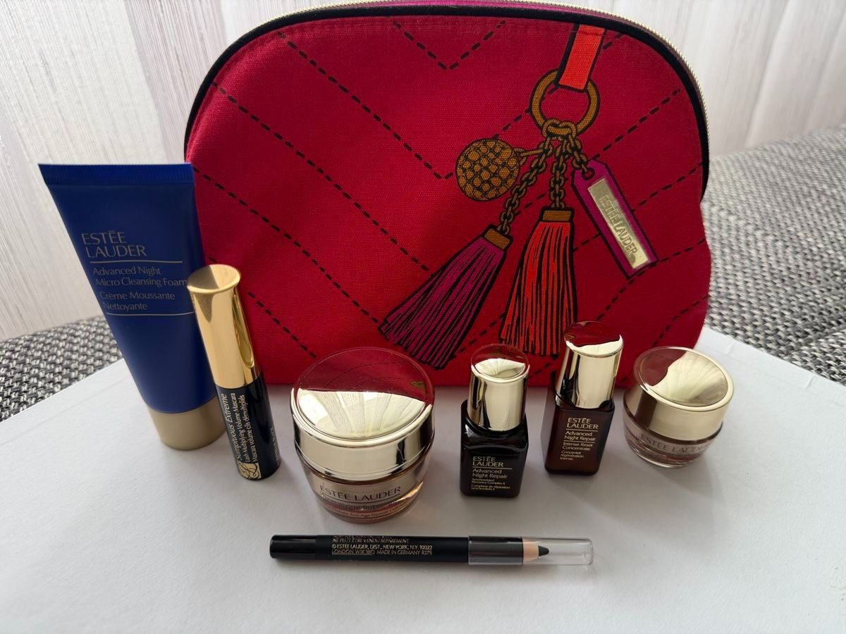 Estée Lauder Cura del viso: Kosmetik Estée Lauder Set NEU – Nuovo e nell'imballaggio originale da Dänikon ZH venduto da tug_m9b6 3