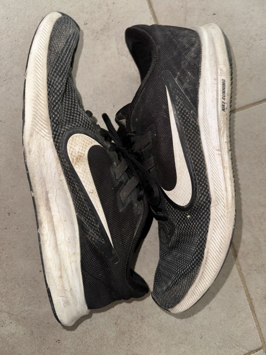 Nike Herrenschuhe: Nike Running Sneakers Gr. 44 – Gebraucht aus Basel von Oloir 1