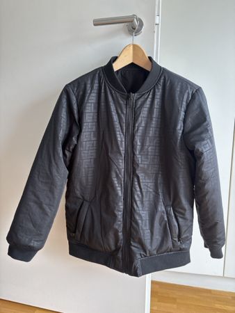 Veste bomber GUESS noire taille 14 ans, réversible