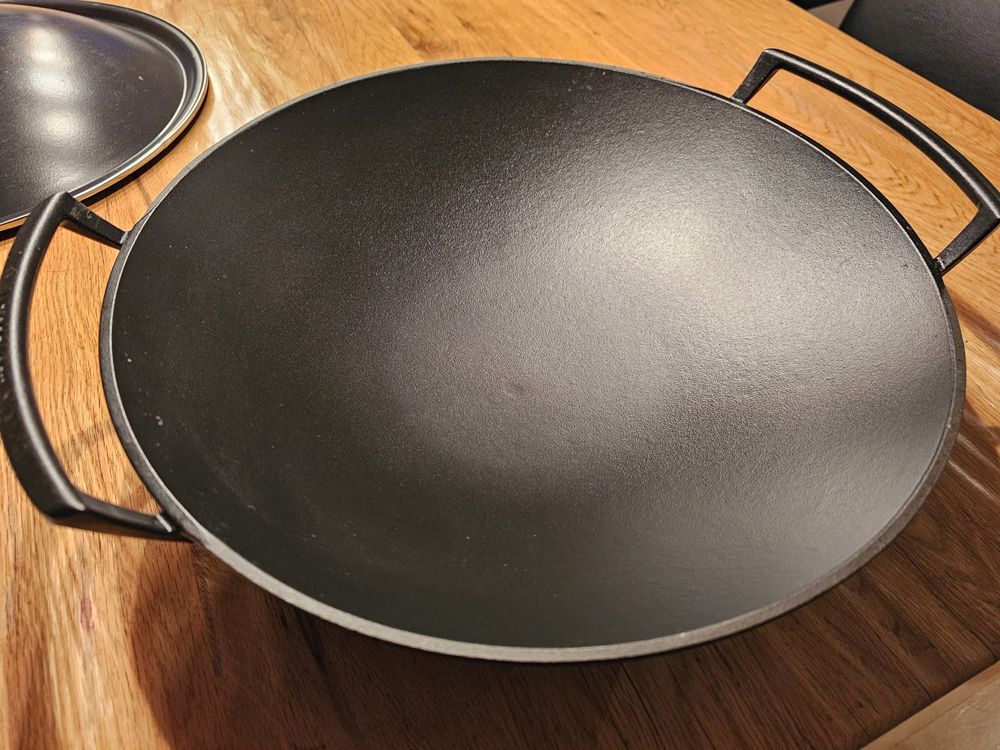 Wok En Fonte émaillée Le Creuset 36cm - Noir - Très Bon état (occasion)