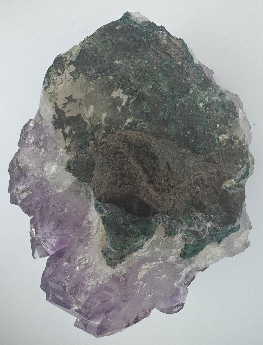 Minerali & Pietre curative: Tranche de géode d'améthyste 8x7x5 cm – Usato da Bellevue venduto da beautiful-objects 1