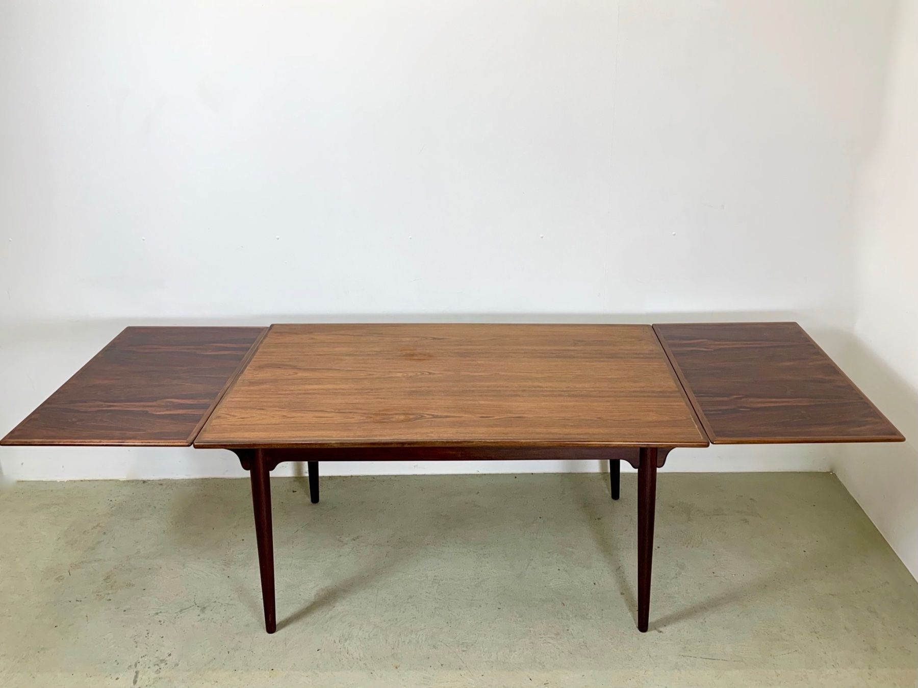 Tische: Gunni Omann Palisander Esstisch Model 54 – Gebraucht aus Basel von MidMod20C 6