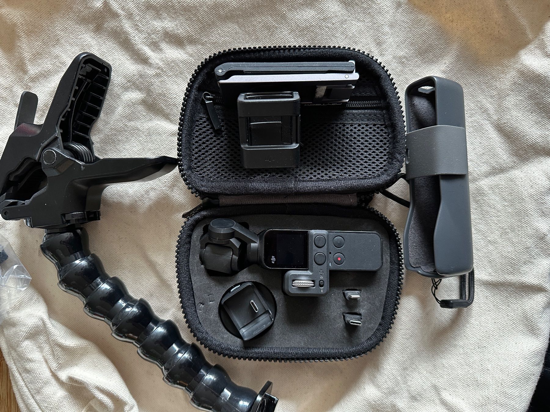DJI Action Cam: Dji Osmo Pocket mit viel Equipment – Usato da Dotzigen venduto da YGMT