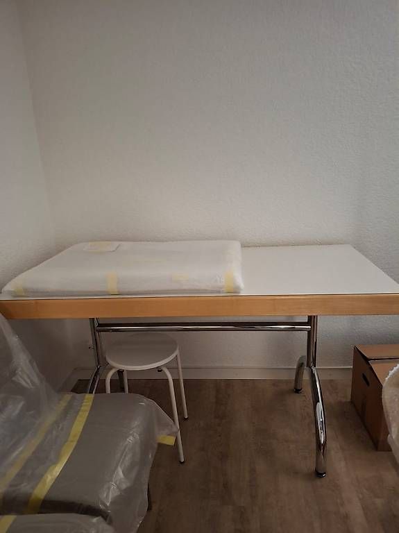 Tavoli: Tisch stabil, 140 cm x 70 cm – Usato da Lausen venduto da SwingSwangSwung
