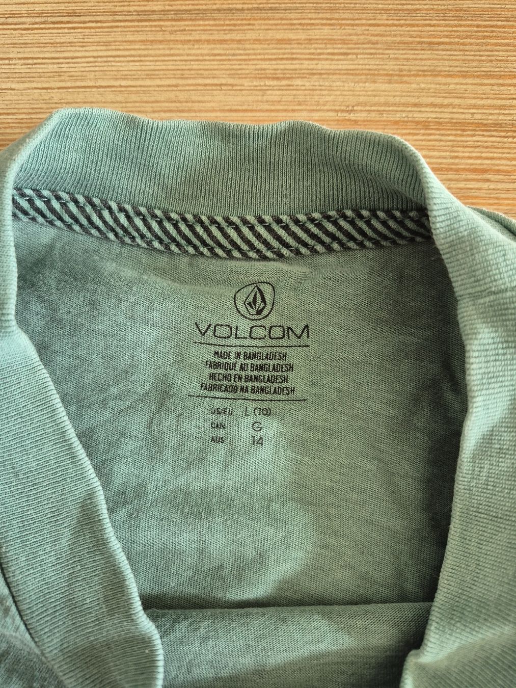 Volcom T-shirt: VOLCOM Damen T-Shirt Gr. L – Usato da Gerlafingen venduto da nila44 1
