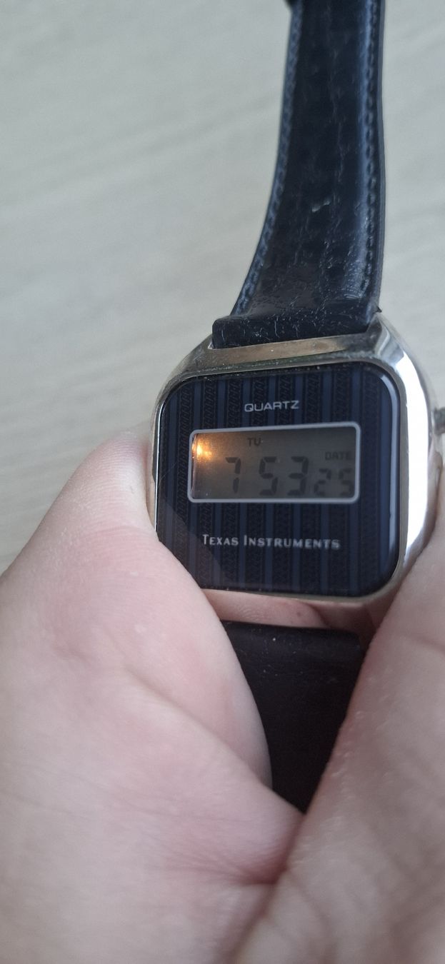 Orologi: Texas Instruments Digitalquarzuhr – Usato da Ruswil venduto da SIMBOB1992 3
