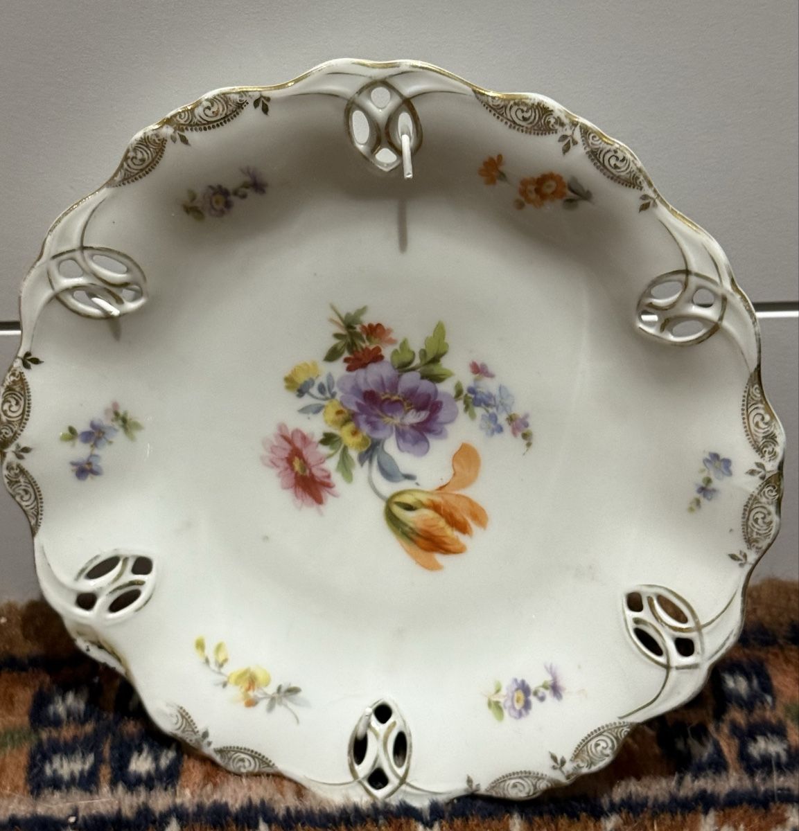 Piatti: Dekorative Jugendstil Dessertschale mit Blumenmuster – Nuovo (secondo la descrizione) da Pfäffikon ZH venduto da Mado131019 2