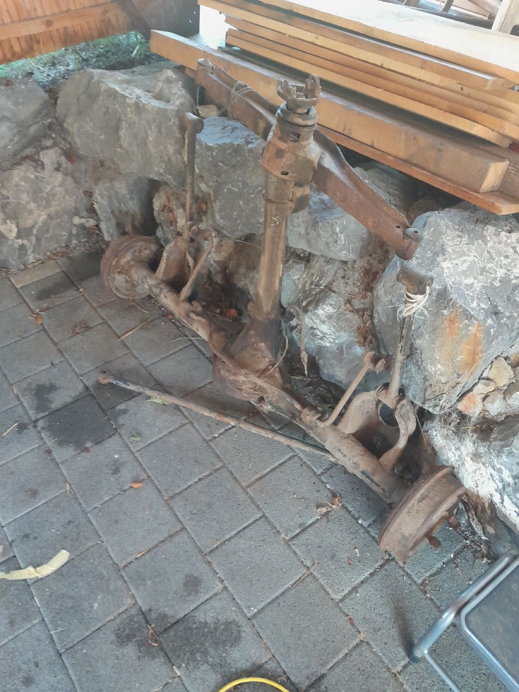 Opel Tutti pezzi di ricambio auto: Opel Manta Hinterachse – Difettoso da Studen SZ venduto da Mostelbock02