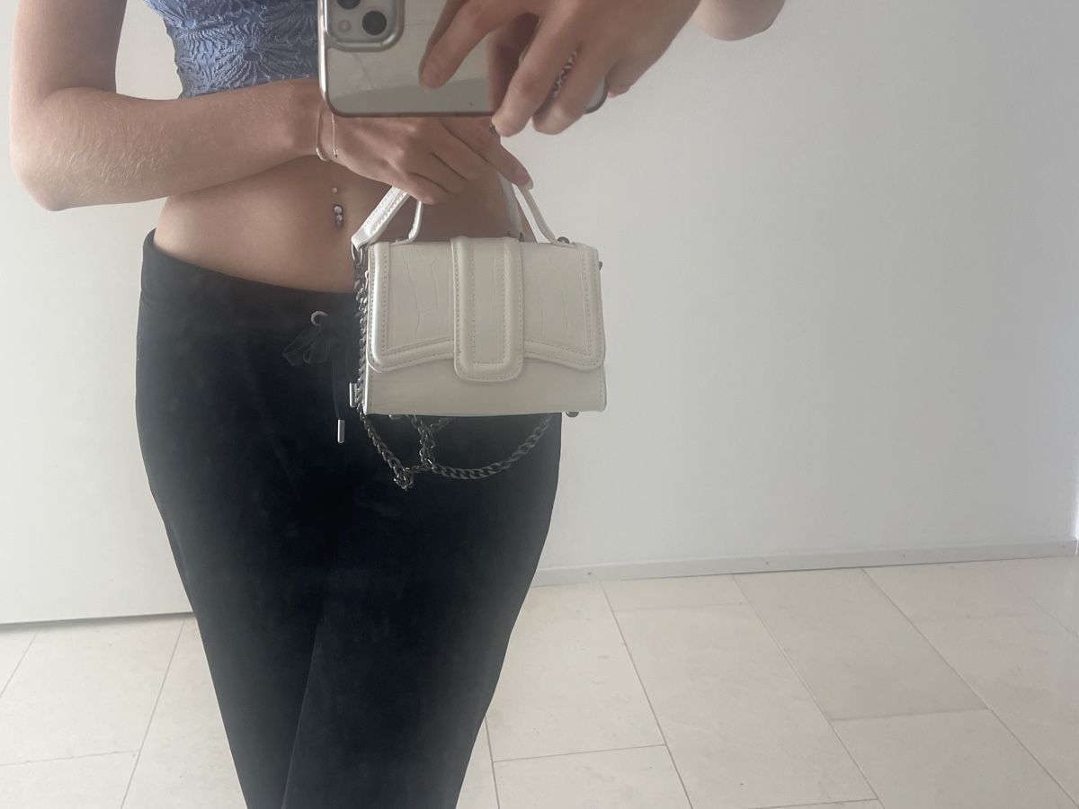 Zara Borse da donna: Weisse Zara Tasche mit Kroko-Optik, neuwertig! – Usato da Zürich venduto da Zhau.53 6