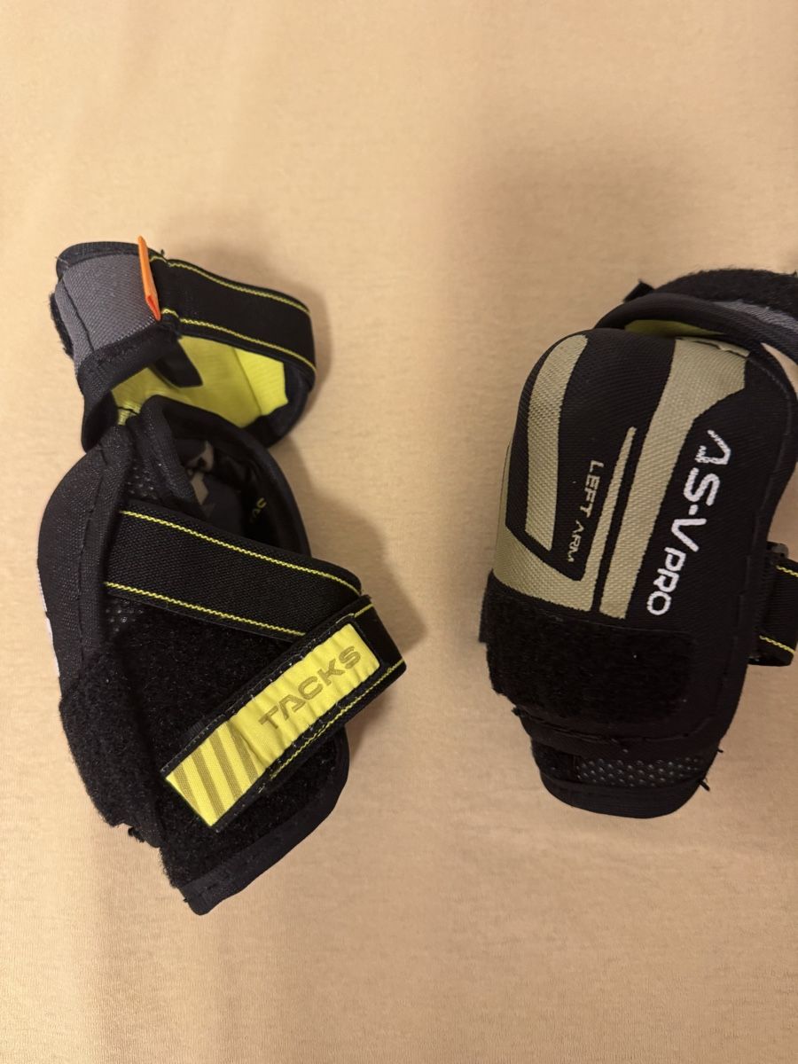 Ccm Protezioni & Imbottiture: Kinder Eishockey Ellenbogenschoner – Usato da Hinteregg venduto da bubastis 1