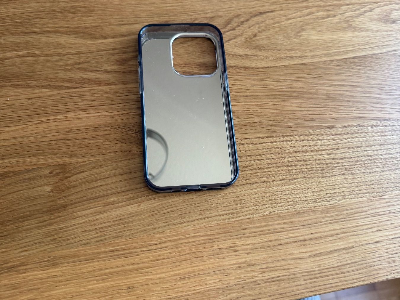 Apple Covers & Schutzfolien: Burga Handyhülle Iphone 15 Pro Leo Style – Neu und originalverpackt aus Dietlikon von ram_r2xj 1