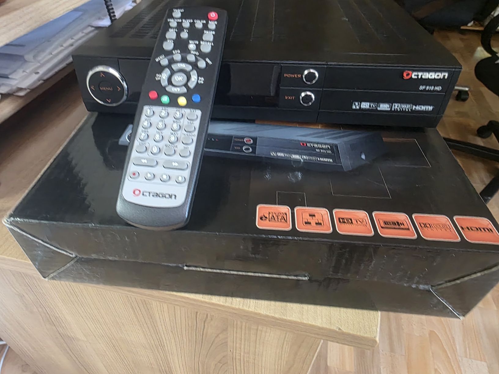 Récepteurs: receiver satelite – Neuf (Voir description) à Luzern par acoj14 2