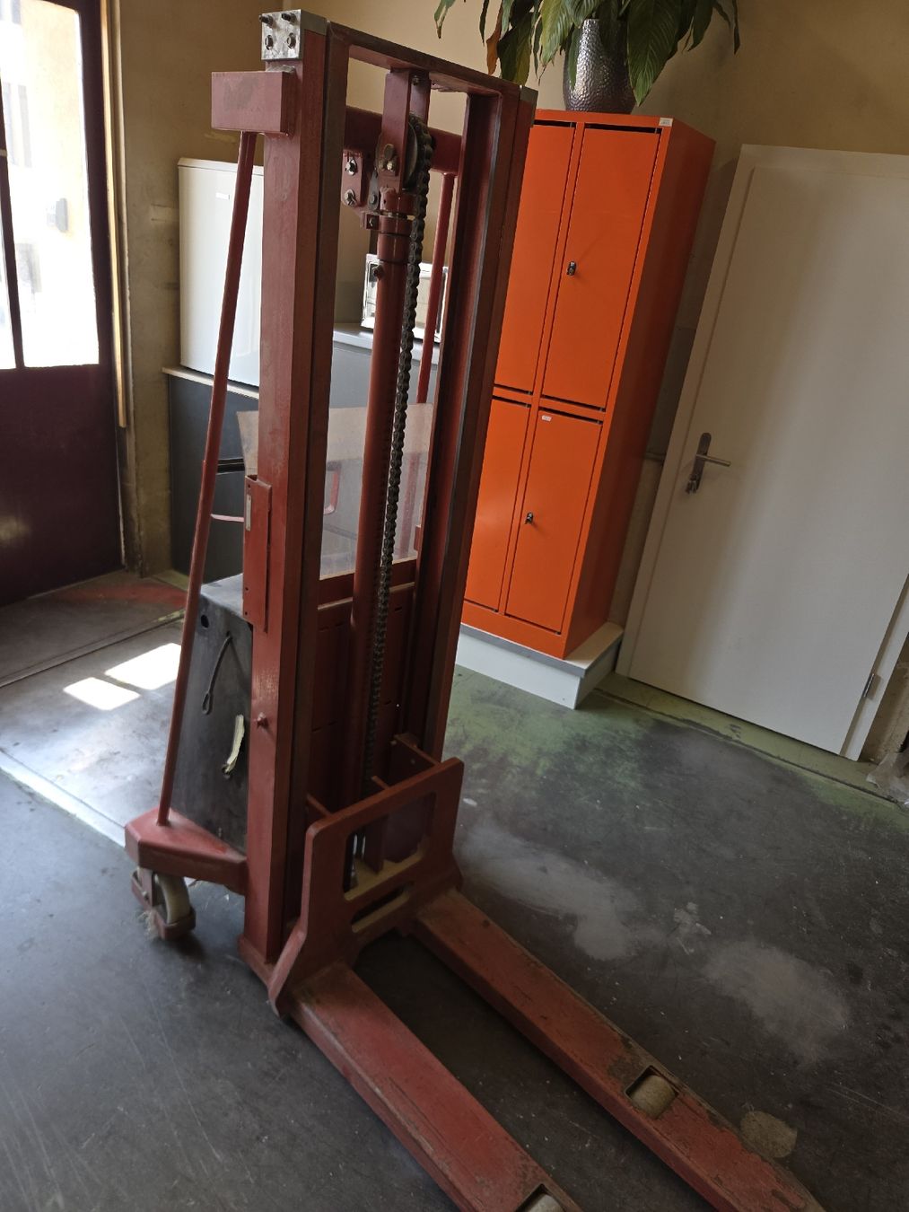 Gabelstapler & Hubwagen: Chariot  – Gebraucht aus Biel/Bienne von oma_jbh5 3