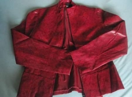 Rote Übergangsjacke im Kroko-Stil, Grösse 38, Top Zustand!