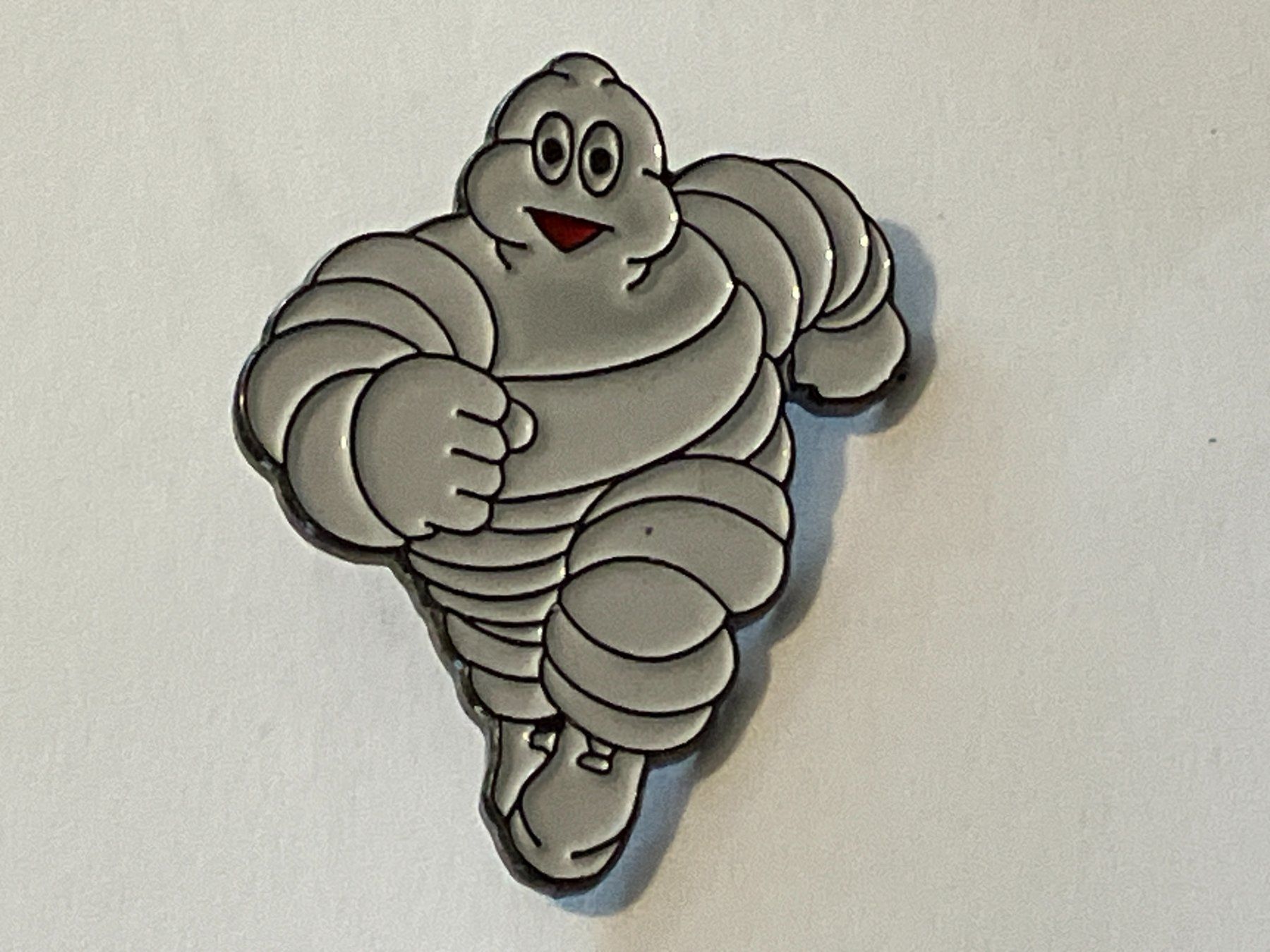 Plaketten & Abzeichen: 1 Pin Michelin Männchen – Gebraucht aus Basel von djwwpp