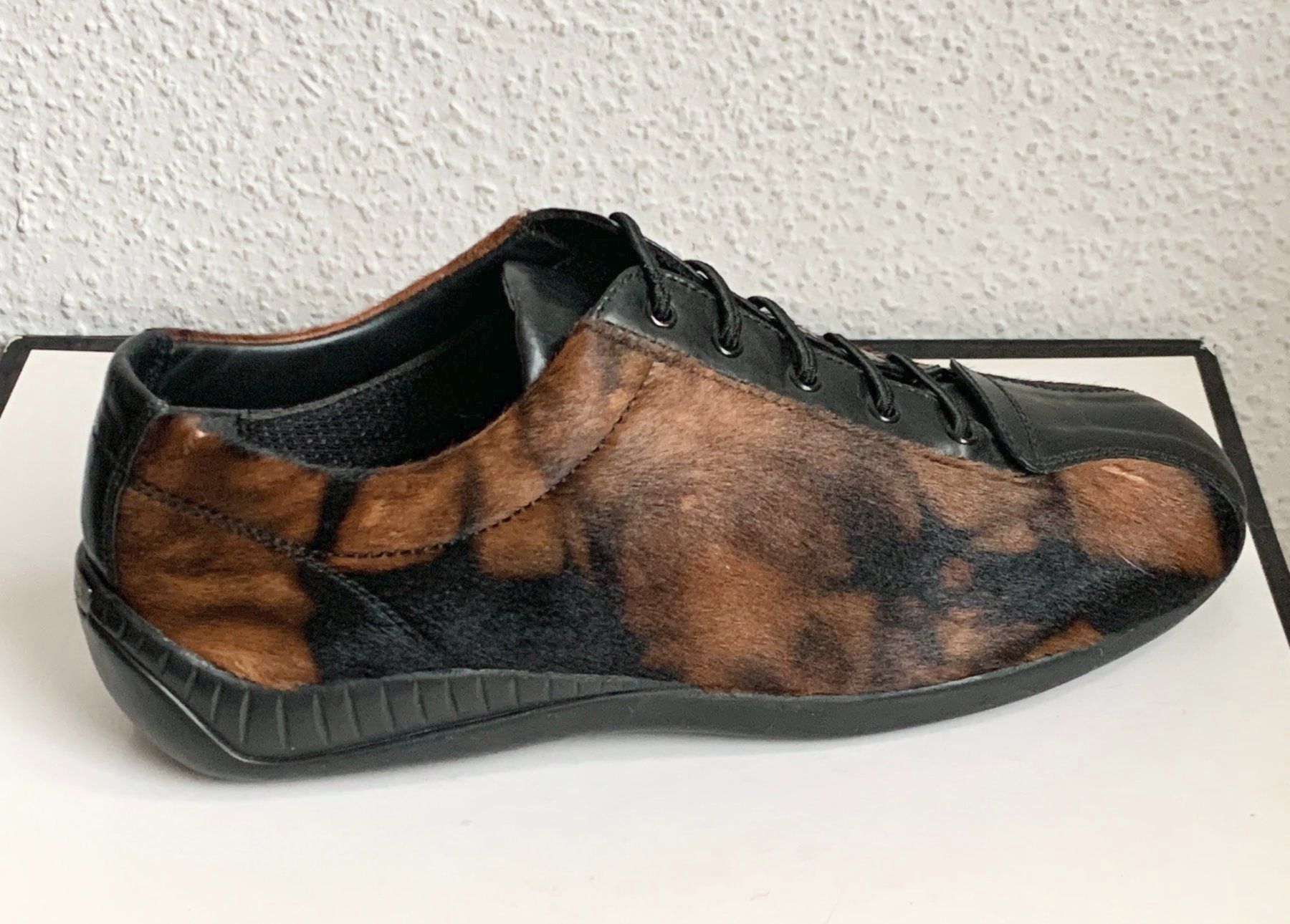 Stuart Weitzman Scarpe da donna: Sneakers mit Kunstfell - STUART WEITZMANN, Gr.36 – Usato da Birsfelden venduto da Emporio82 3
