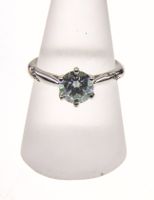 1 ct Moissanit Solitärring aus 925 Silber Luxusansicht