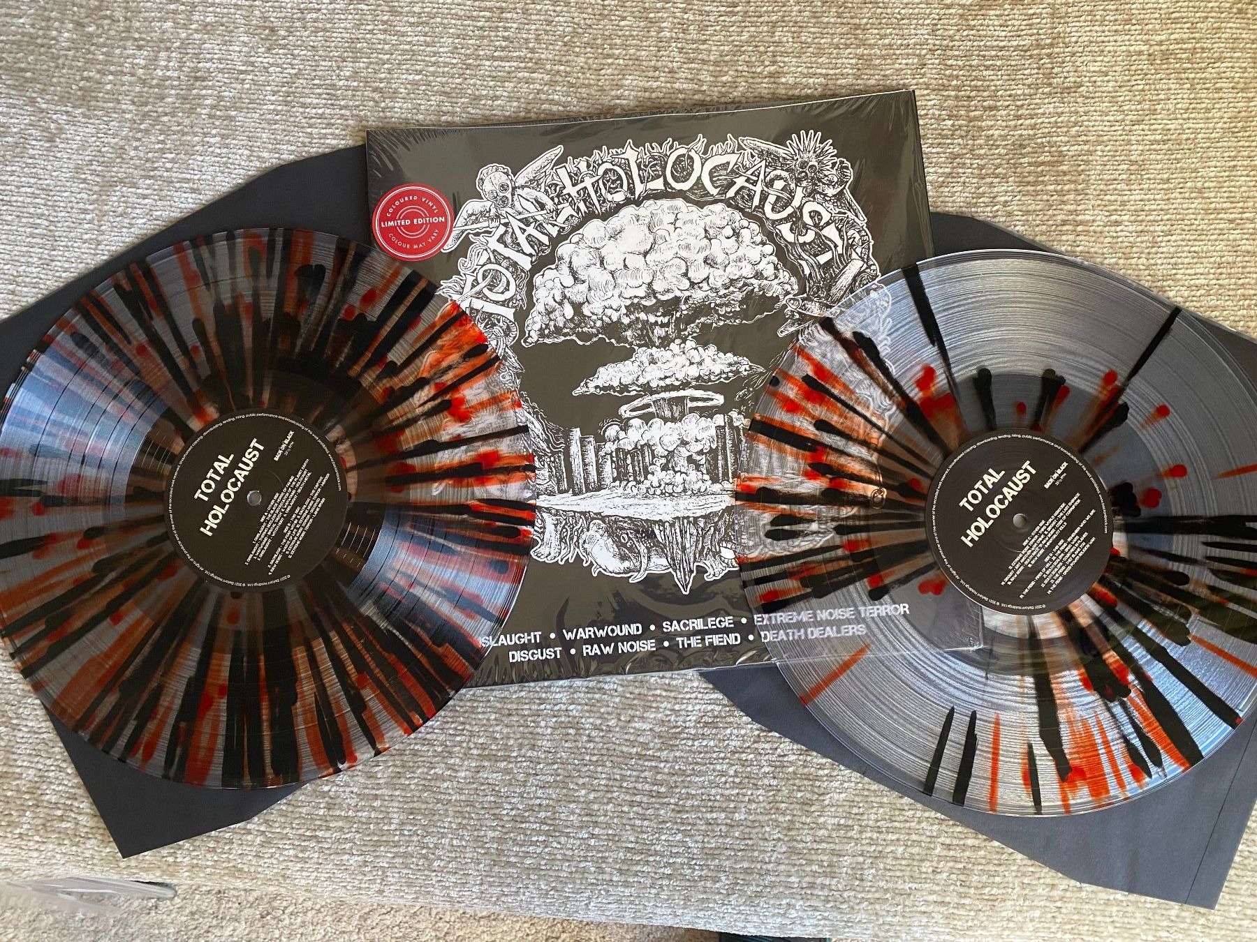 Schallplatten: Various – Total Holocaust / 2 LPs Splatter – Neu (gemäss Beschreibung) aus Basel von Dinosauce 4