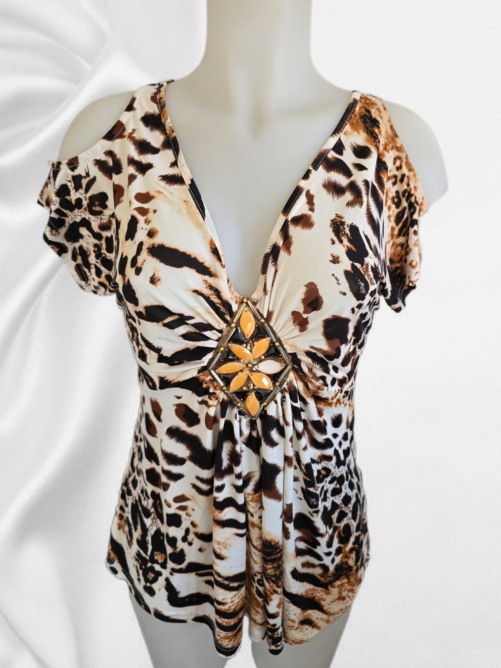 T-shirts: Damen Shirt Leo Print Grösse 38 – Neuf avec emballage d'origine à Aarburg par Hystoria 1