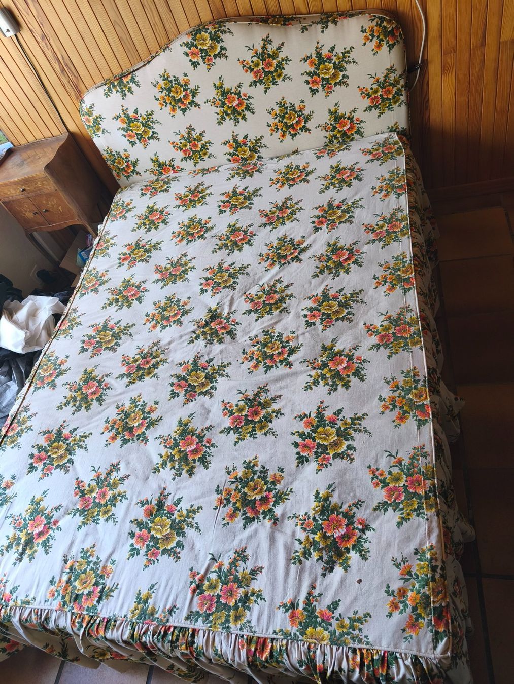 Lits: Lit vintage – D'occasion à Les Brenets par yva_szt2 1