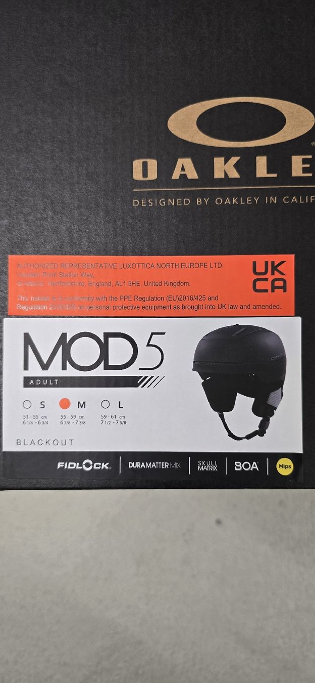 Oakley Helme: Oakley MOD5 Skihelm  – Neu und originalverpackt aus Möriken AG von MedicineHat
