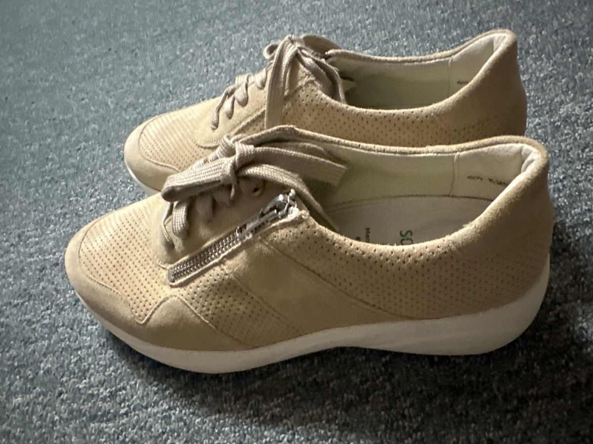 Damenschuhe: Damen Sneaker Solidus beige Gr 6.5 – Neu und originalverpackt aus Baltschieder von YmroBe 1