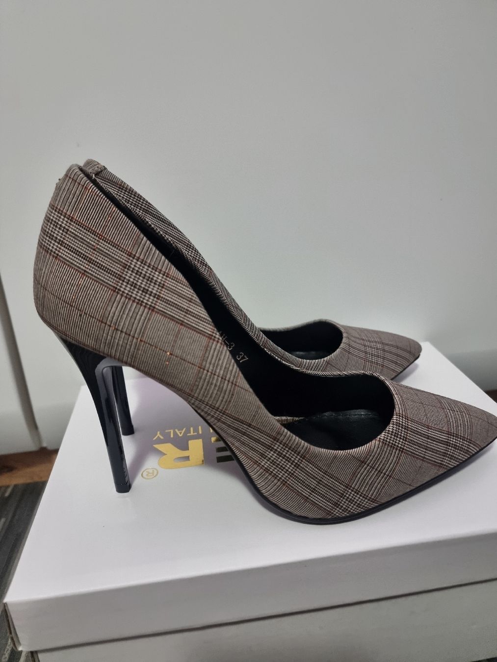 Scarpe da donna: Elegante Comer, Pumps, Gr. 37.  Neu! – Nuovo e nell'imballaggio originale da Goldingen venduto da ale_vjt8 2