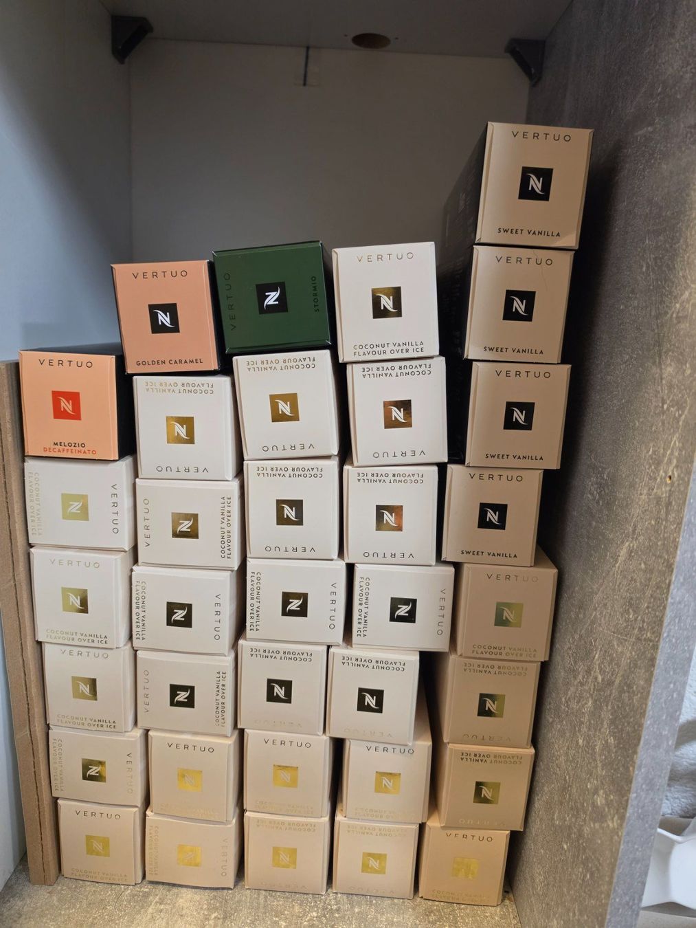 Nespresso Macchine per caffè & Macchine per espresso: Nespresso Vertuo Kapseln – Nuovo e nell'imballaggio originale da Oeschgen venduto da Mich_elle