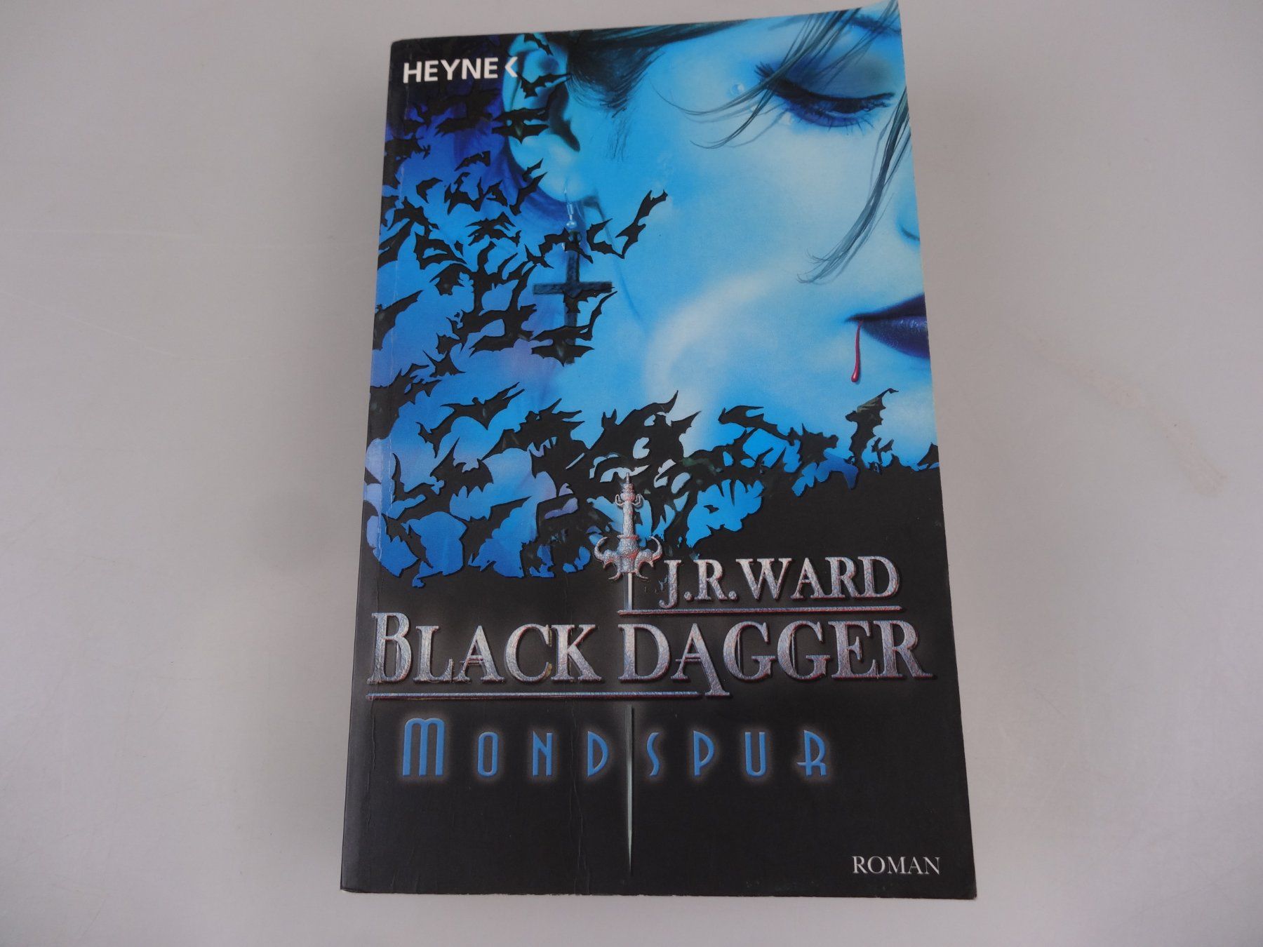 Altro in  Abbigliamento & Accessori: 4 Taschenbücher Black Dagger von J.R.Ward – Usato da Volketswil venduto da brockipfannenstil 2