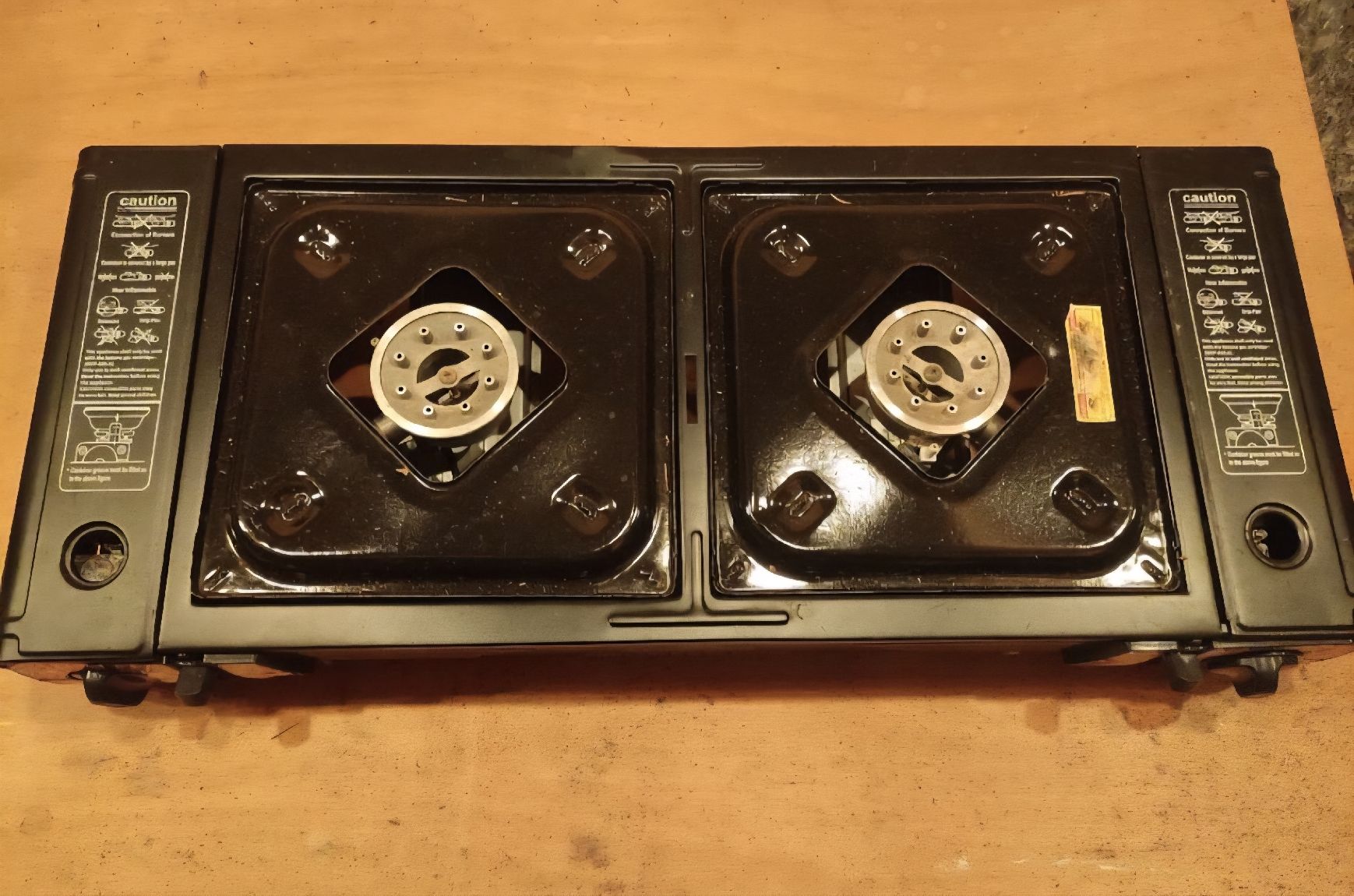 Cucine: Camping Gaskocher mit 2 Kochplatten – Usato da Wiesendangen venduto da A1R1 1