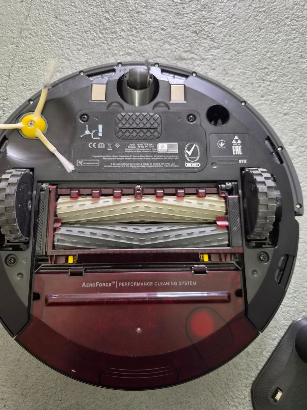 Irobot Aspirateurs & Accessoires: 2x iRobot Roomba Saugroboter-defekt – Défectueux à Domat Ems par tchnesa 3