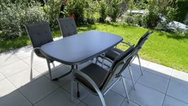 Gartenmöbel Set Tisch und 4 Stühle, top für Sommer ☀️