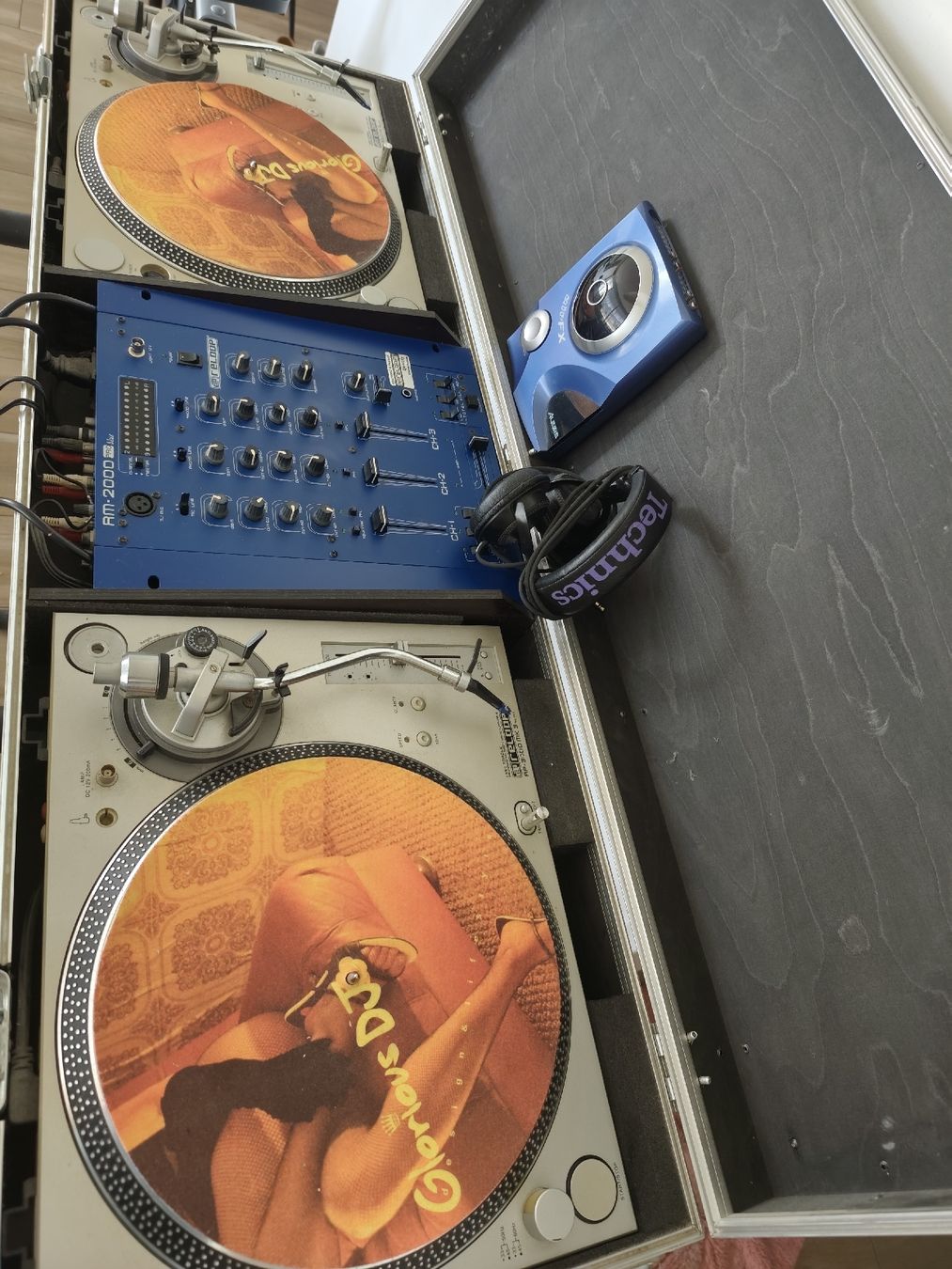 Reloop Console di mixaggio: DJ Equipment mit Cases und Zubehör – Usato da Oeschgen venduto da stu_nq7r 1