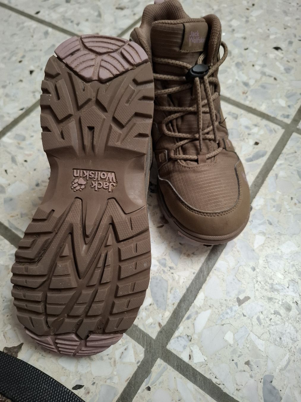 Scarpe per ragazzi: Wanderschuh JackWolfskin np 60.- – Usato da Schaffhausen venduto da ricmivo 1