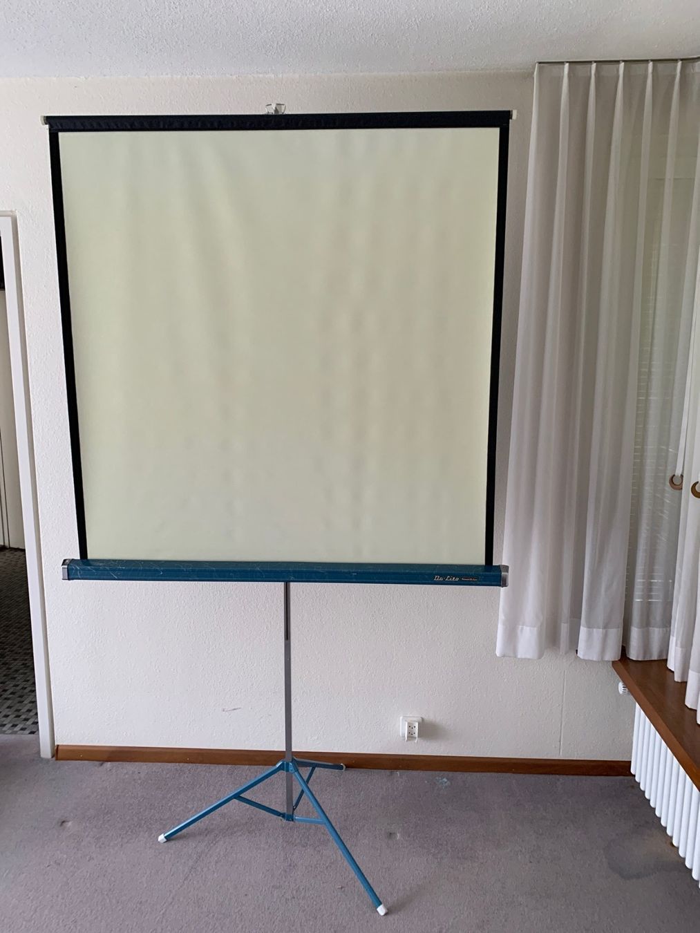 Home Cinema: Da-Lite Versatol Tripoid Projektionsleinwand – Usato da Baden venduto da Baden8