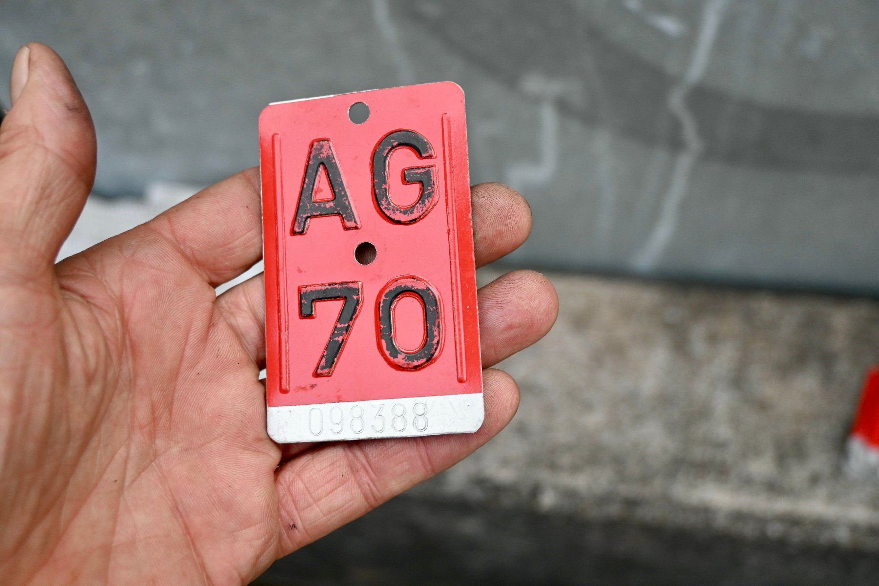 Insegne: Velonummer AG 70 von 1970 - Aargau – Usato da Pfaffhausen venduto da mono_rec 2