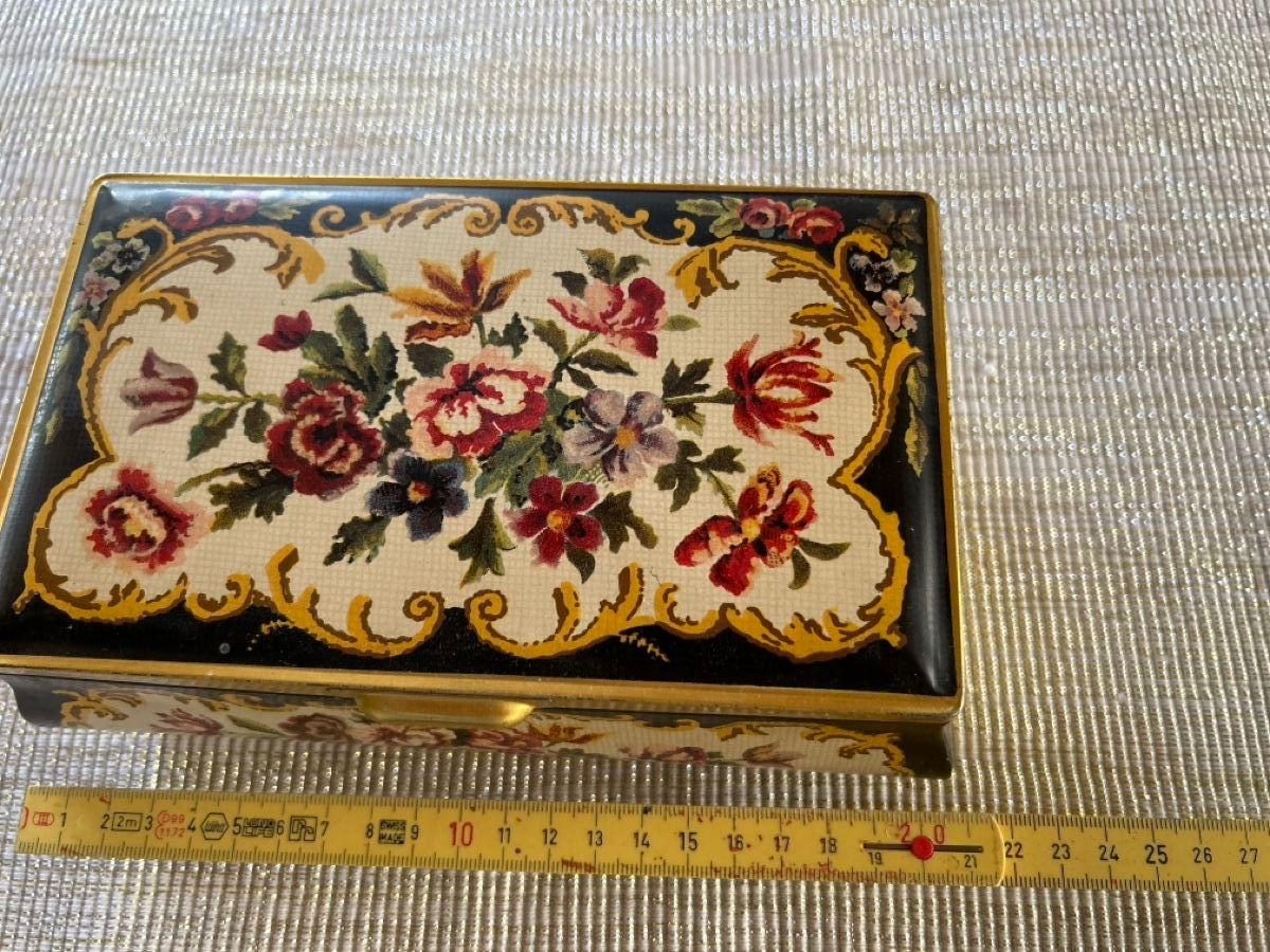 Altre Stoviglie: Vintage Schmuckschatulle, Blumenmuster, Goldfarben – Usato da Heimenhausen venduto da bergblick4