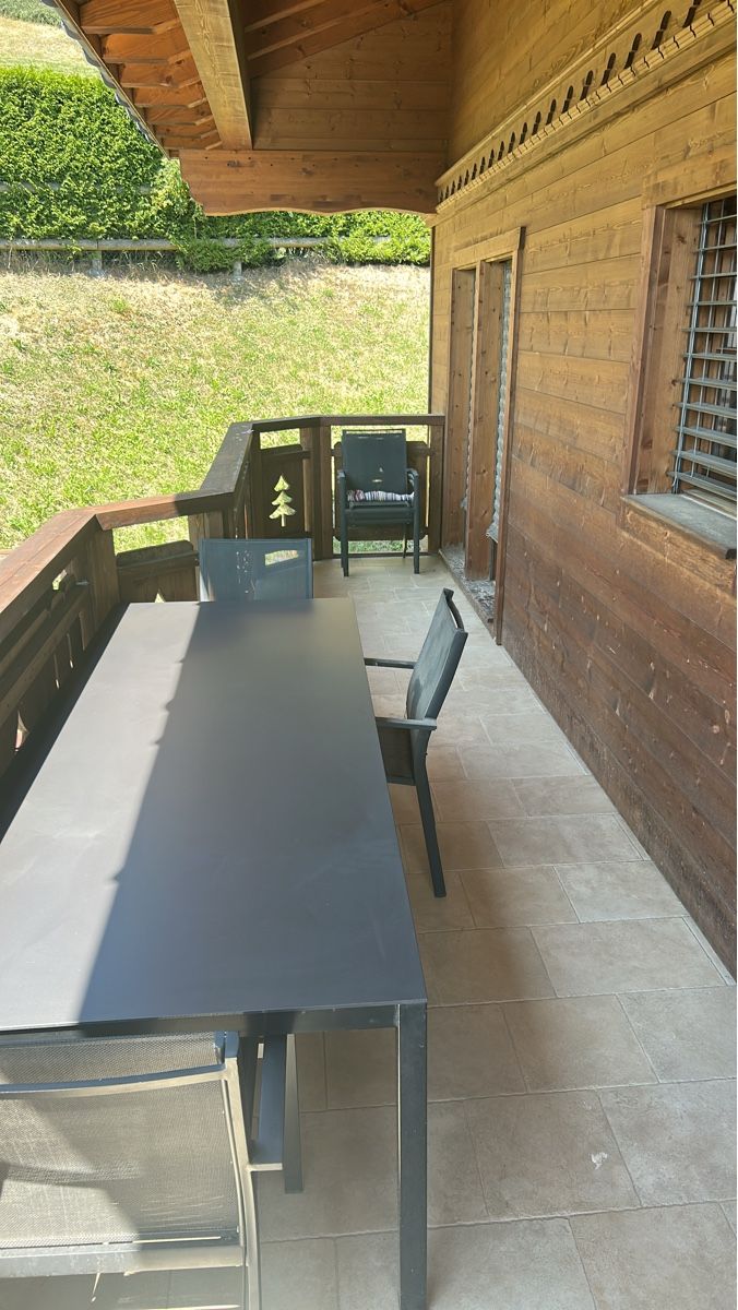 Pfister Tischset: Table et chaises d'extérieur ensemble bon état – Gebraucht aus Lonay von gpe_v5m8 1