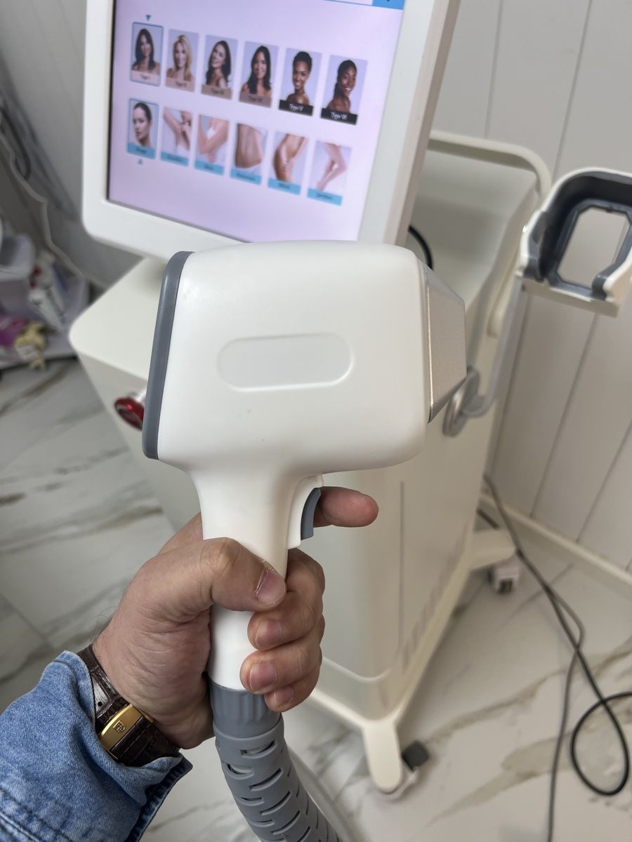 Medizinische Geräte: Épilation Diode laser professionnel RB TEC - Offre spéciale – Gebraucht aus Biel/Bienne von MR.SRR 8