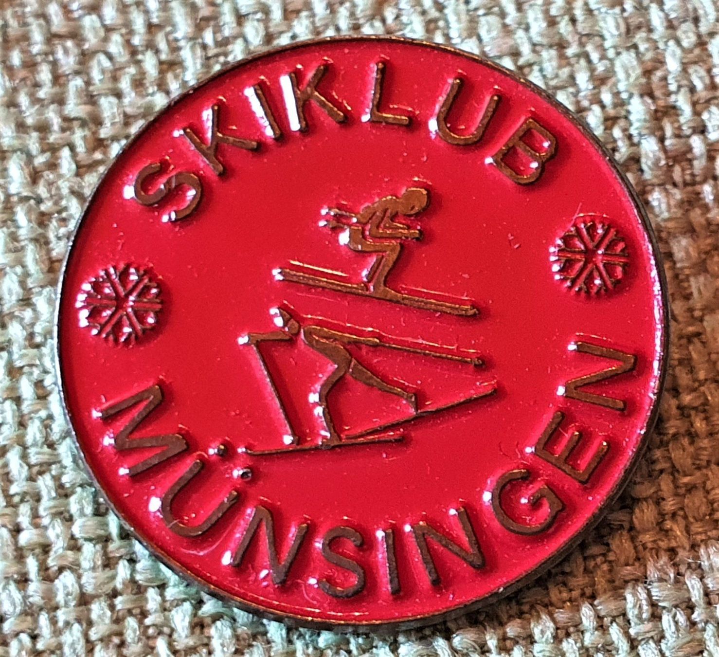Plaketten & Abzeichen: L479 - Pin SKI Club Münsingen – Gebraucht aus Reinach BL von Boston-Verkauf