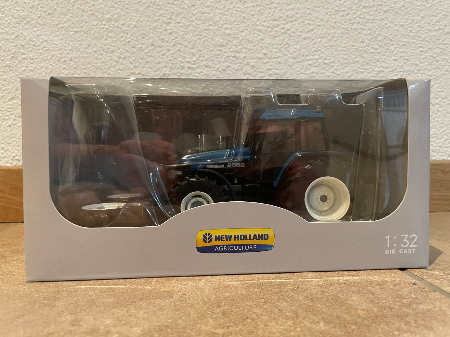 New Holland Trattori: New Holland 8560 von Replicagri – Nuovo e nell'imballaggio originale da Kreuzlingen venduto da Stefan1150 5